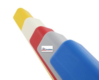 orner angle de mur vue dessus jaune ivoire rouge bleu gris